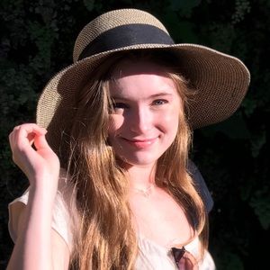 Meet your Posher, Emily